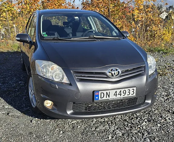 Toyota Auris 2010 photo 4
