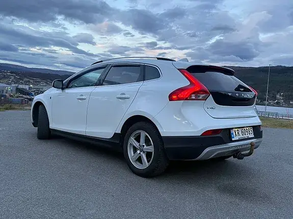 Volvo V40 Cross Country 2015 photo 3