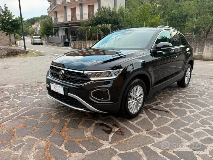 Volkswagen T-Roc 2022 photo 2