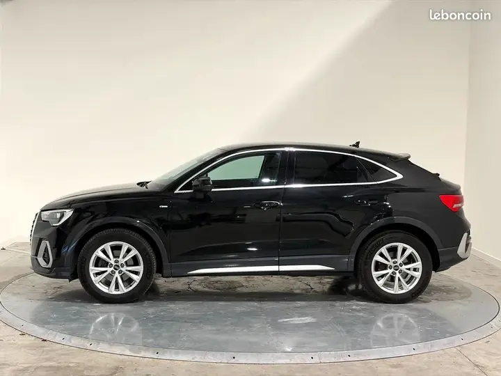 Audi Q3 2022 photo 3
