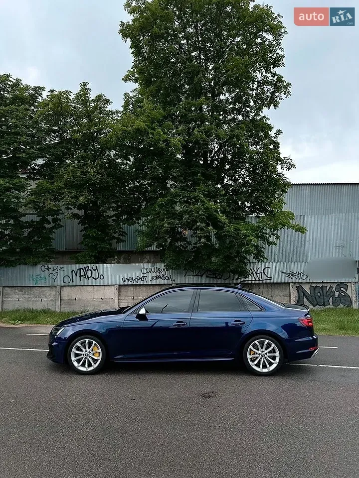 Audi A4 2019 photo 4