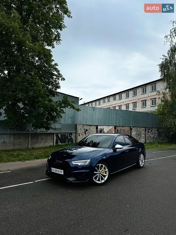 Audi A4 2019 photo 3