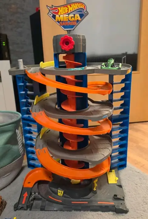 Hot Wheels Mega Garage