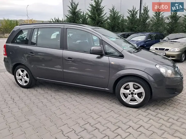 Opel Zafira 2012 photo 3