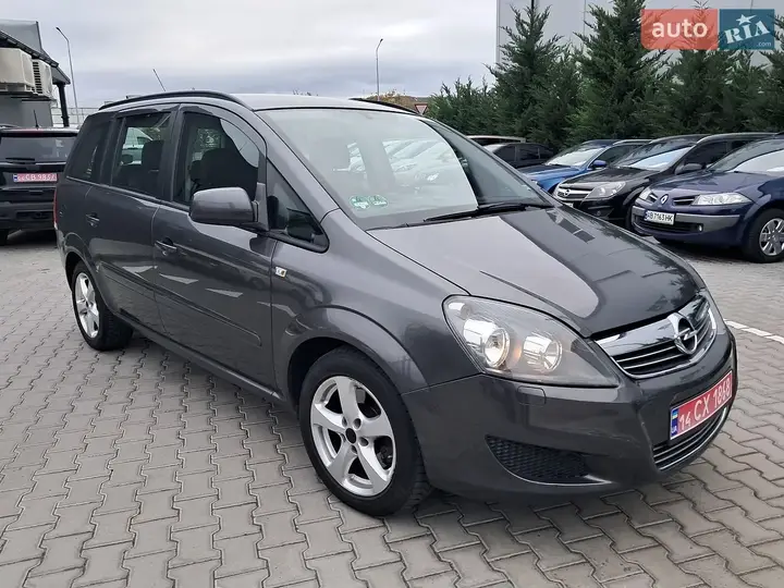 Opel Zafira 2012 photo 2