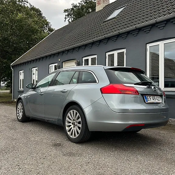 Opel Insignia 2011 photo 2