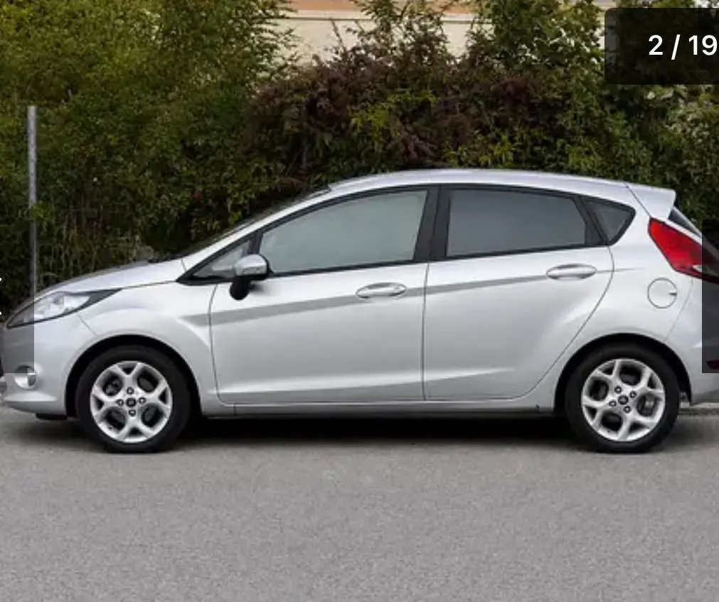 Ford Fiesta 2012 photo 2