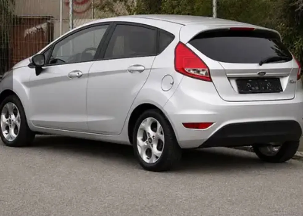 Ford Fiesta 2012 photo 3