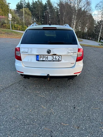 Skoda Superb 2014 photo 5