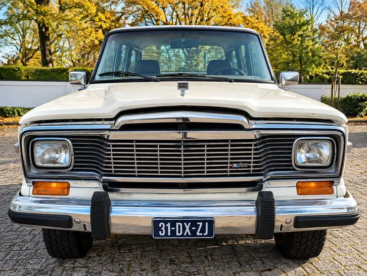 Jeep Grand Wagoneer