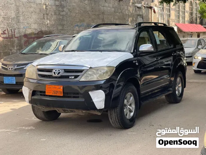Toyota Fortuner 2007 photo 2