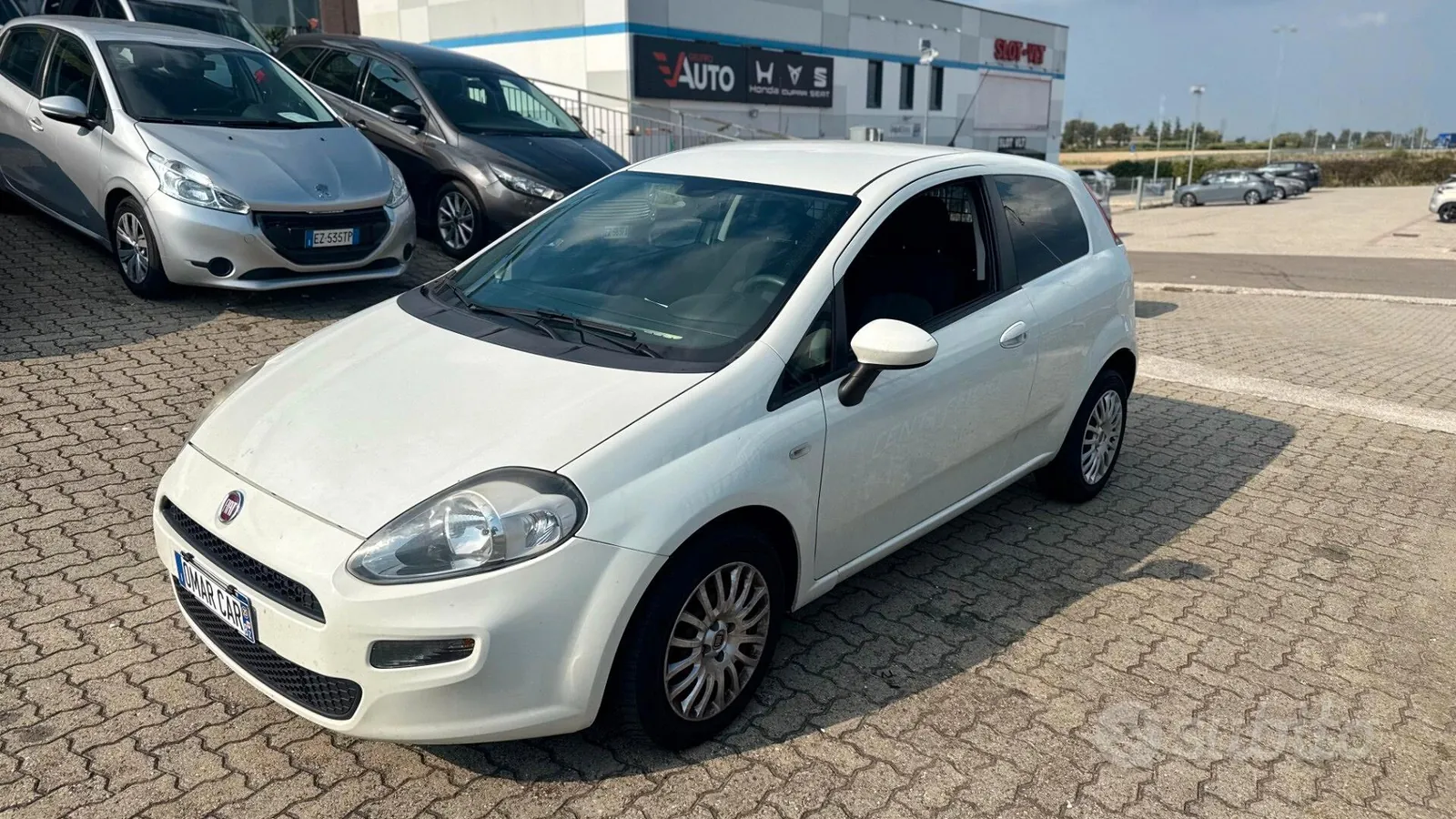 Fiat Punto 2015 photo 2