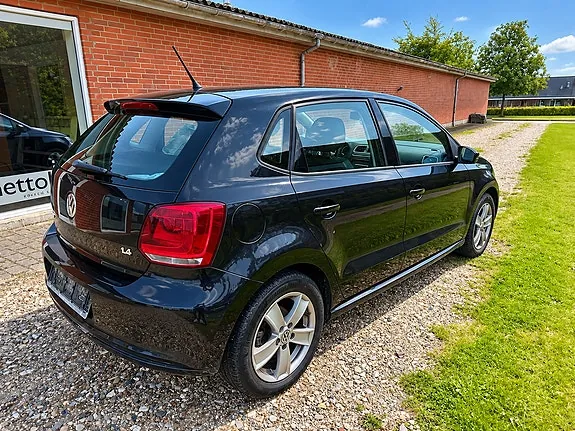 Volkswagen Polo 2010 photo 4