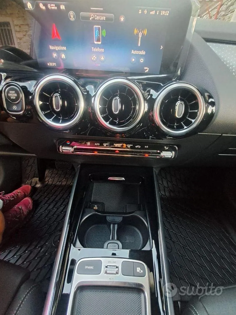 Mercedes-Benz Gla 2026 photo 2