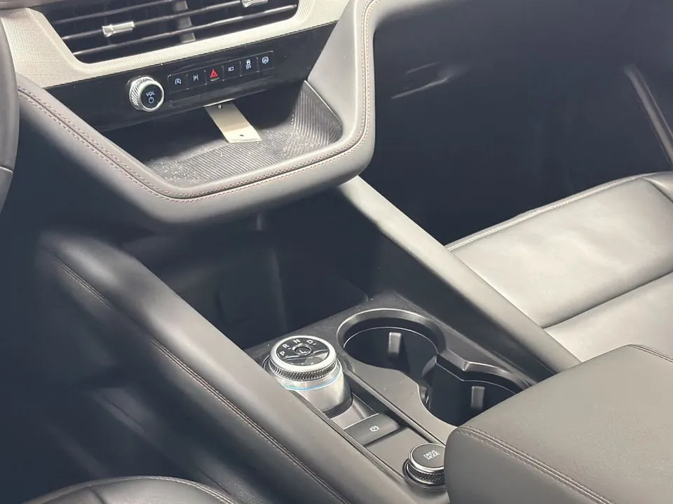Ford Explorer 2026 photo 4