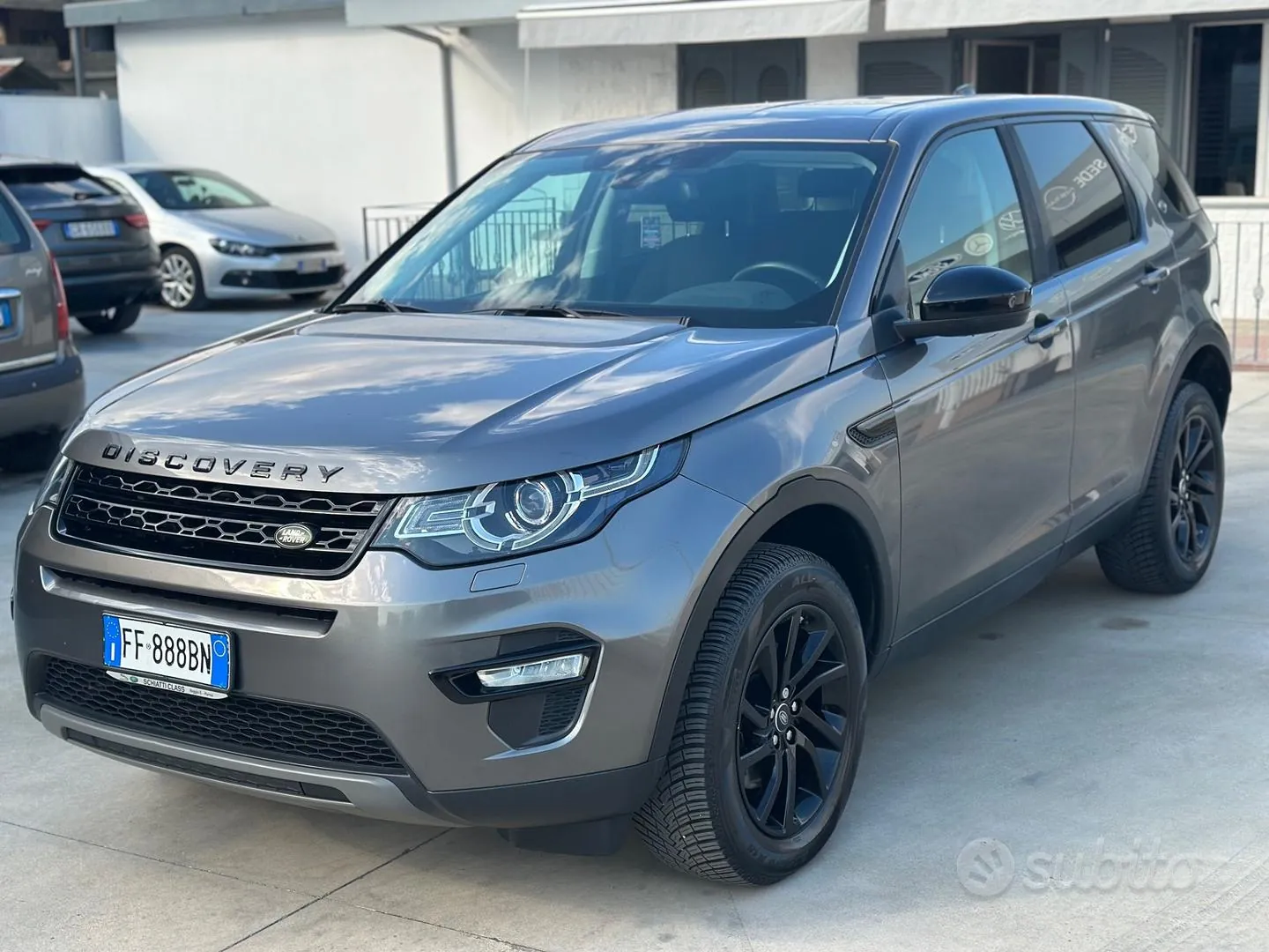 Land Rover Discovery Sport 2016 photo 2