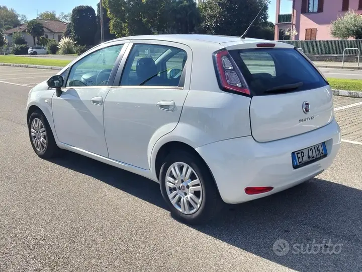 Fiat Punto 2012 photo 4