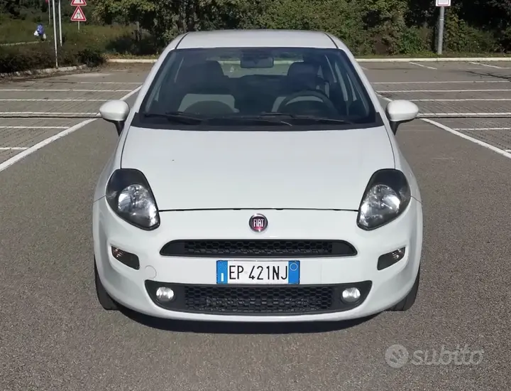 Fiat Punto 2012 photo 2