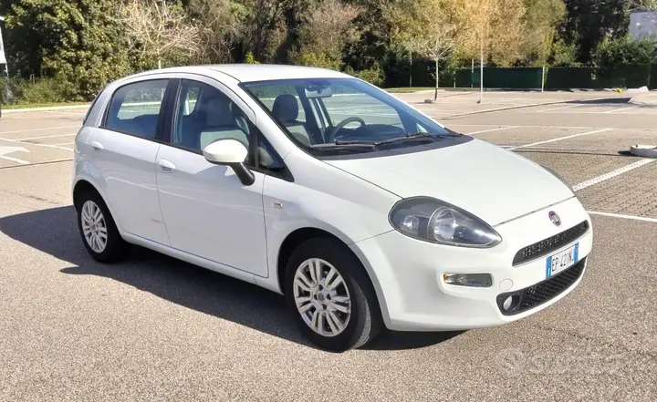 Fiat Punto 2012 photo 3