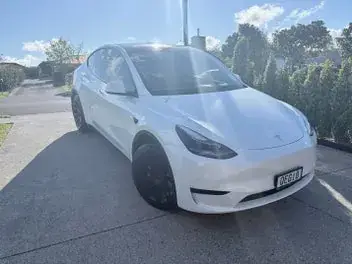 Tesla Model Y 2023 photo 5