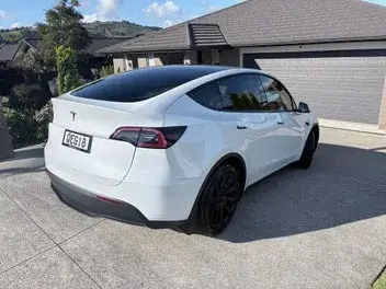 Tesla Model Y 2023 photo 3
