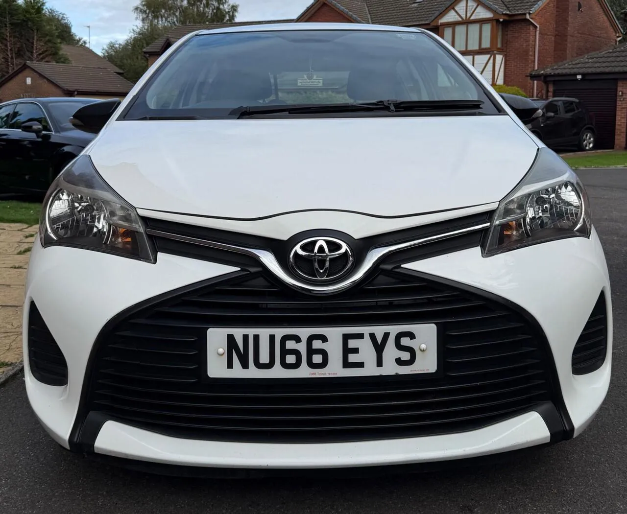 Toyota Yaris 2016 photo 3