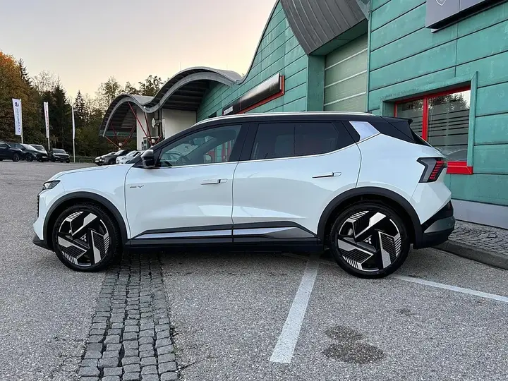 Mitsubishi Eclipse Cross photo 3