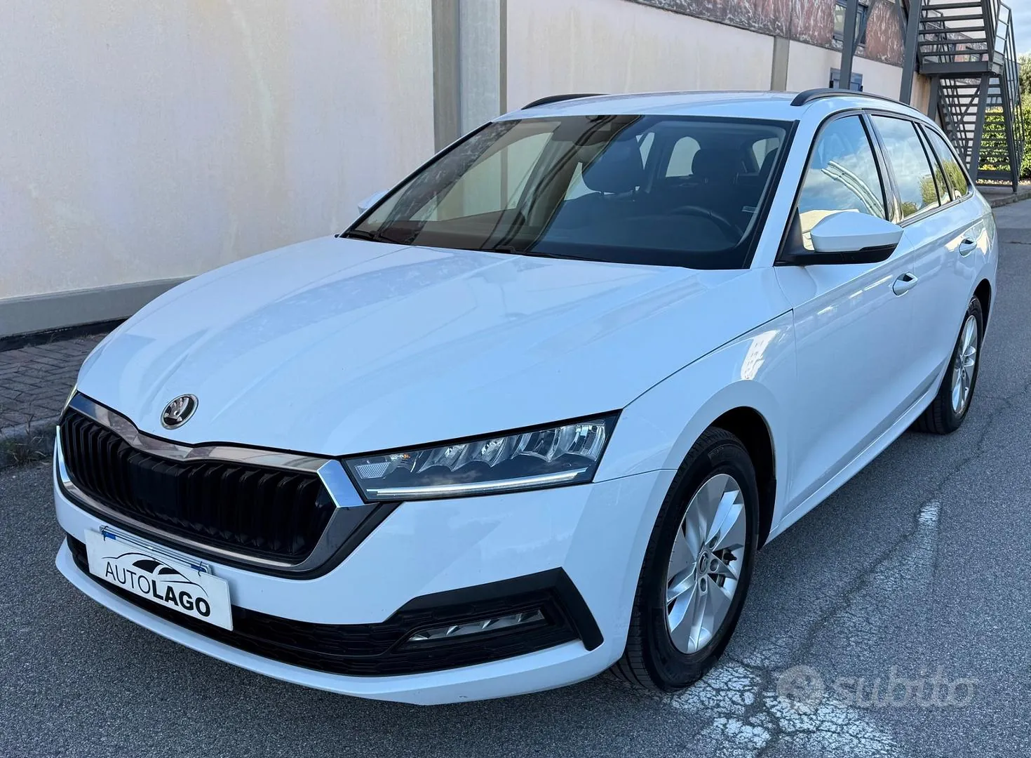 Skoda Octavia 2023 photo 2