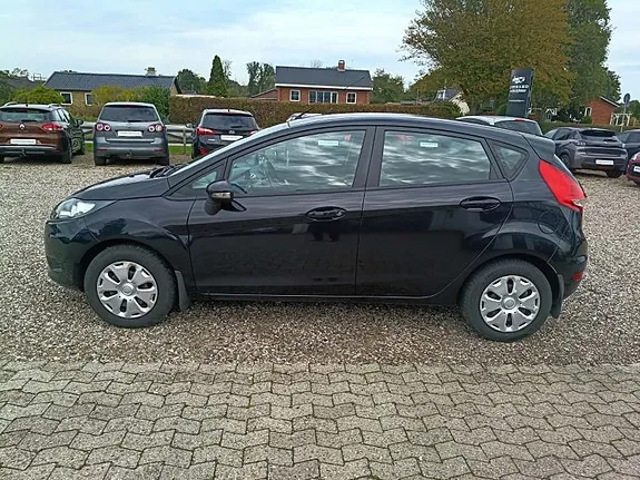 Ford Fiesta 2010 photo 3