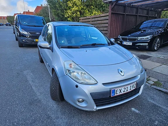 Renault Clio Iii 2011 photo 2