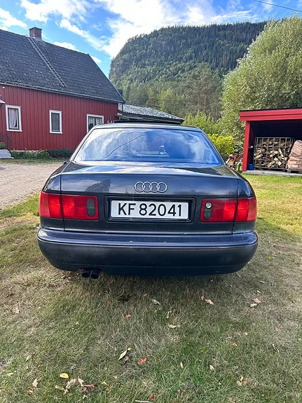 Audi A8 1994 photo 5