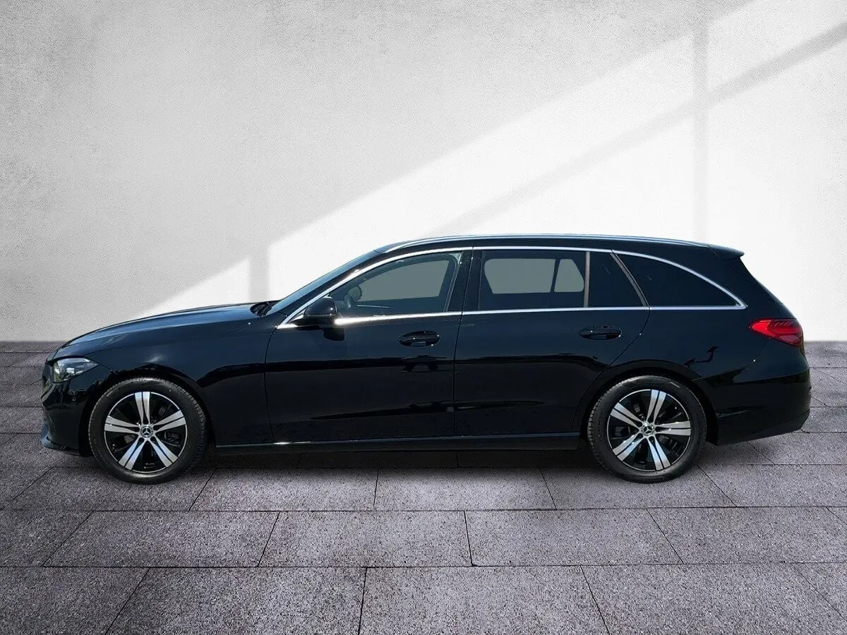 Mercedes-Benz C-Class 2025 photo 3