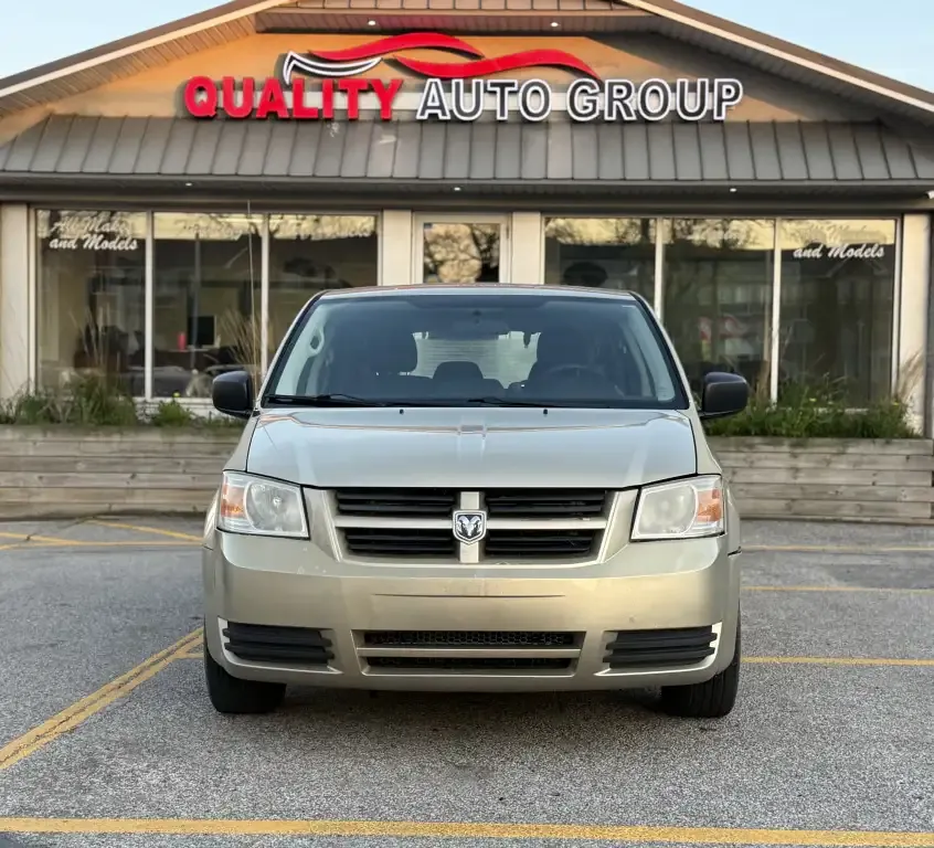 Dodge Grand Caravan 2010 photo 2
