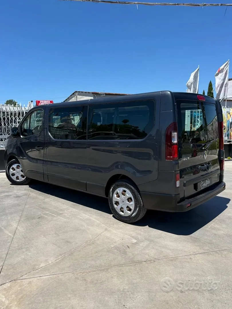 Renault Trafic 2022 photo 4