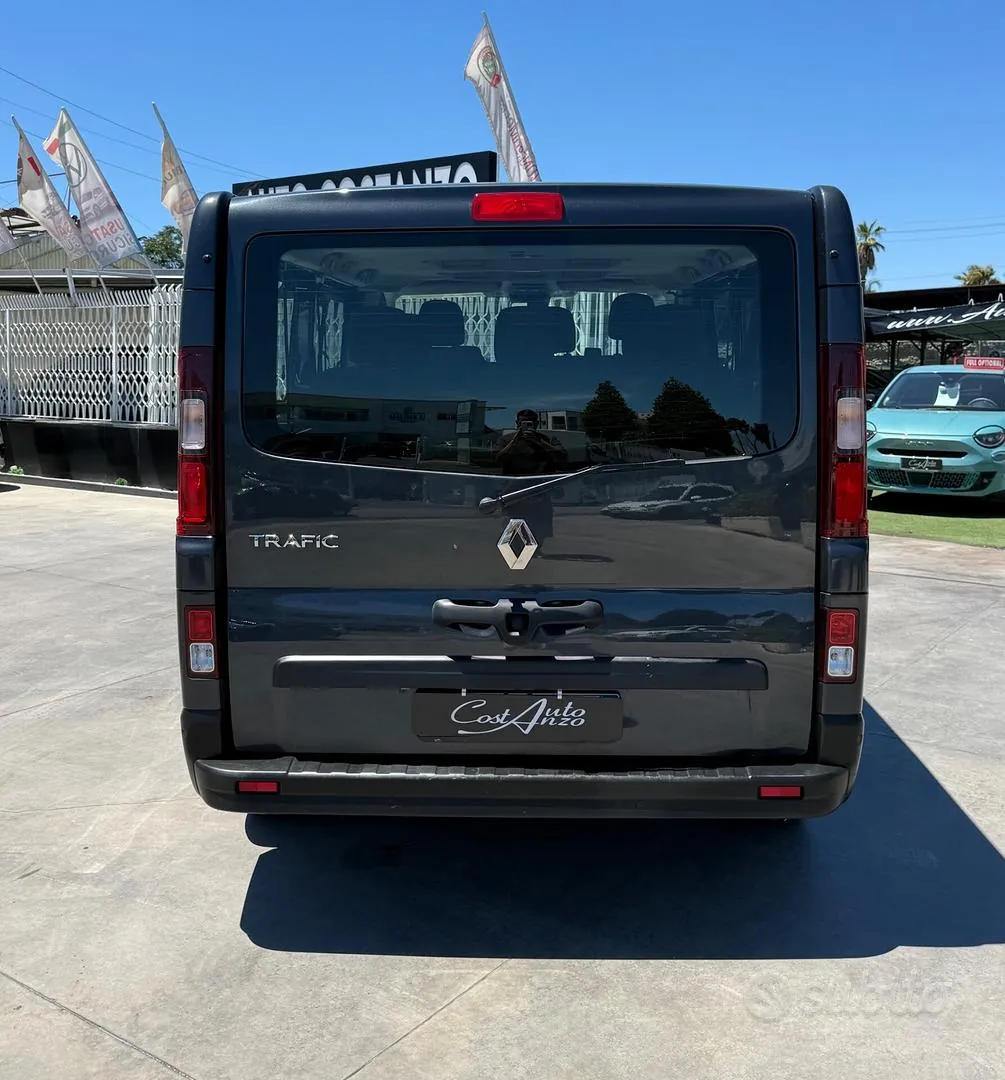 Renault Trafic 2022 photo 5