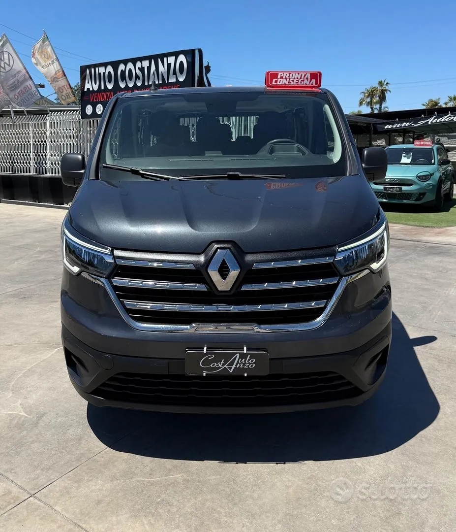 Renault Trafic 2022 photo 2