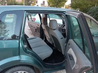 Ford Fusion 2003 photo 3