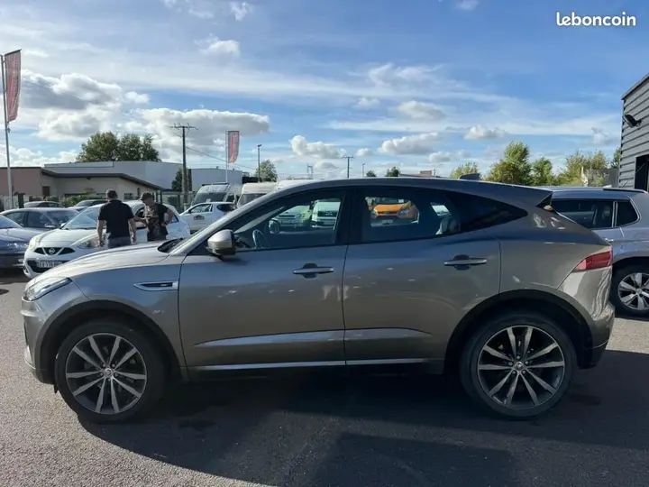 Jaguar E-Pace 2018 photo 5