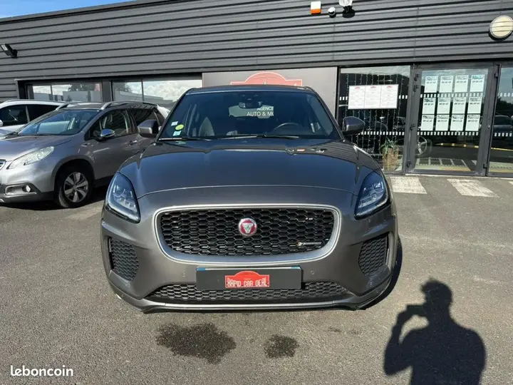 Jaguar E-Pace 2018 photo 3