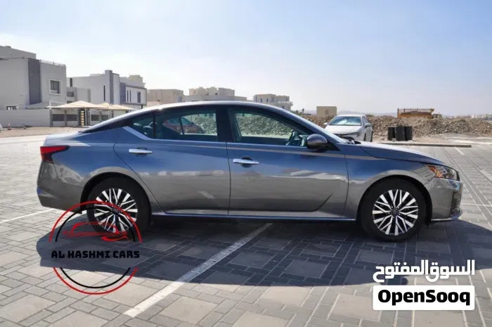 Nissan Altima 2023 photo 2