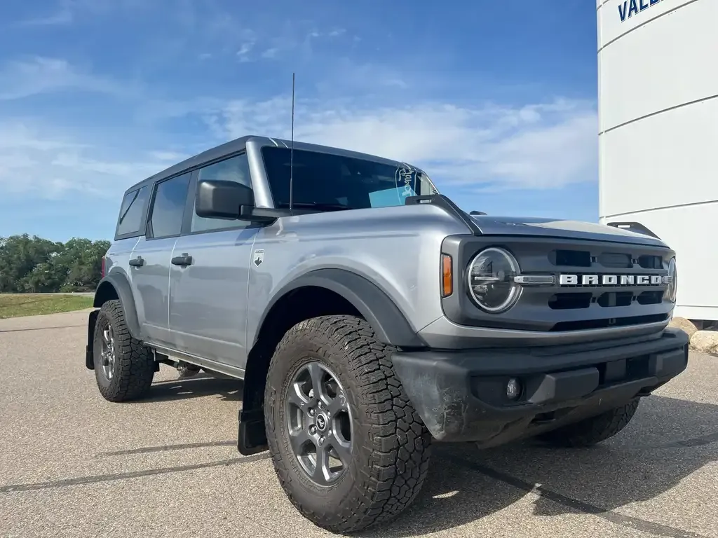 Ford Bronco 2023 photo 2