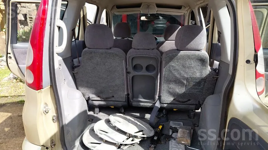 Toyota Yaris Verso 2000 photo 5