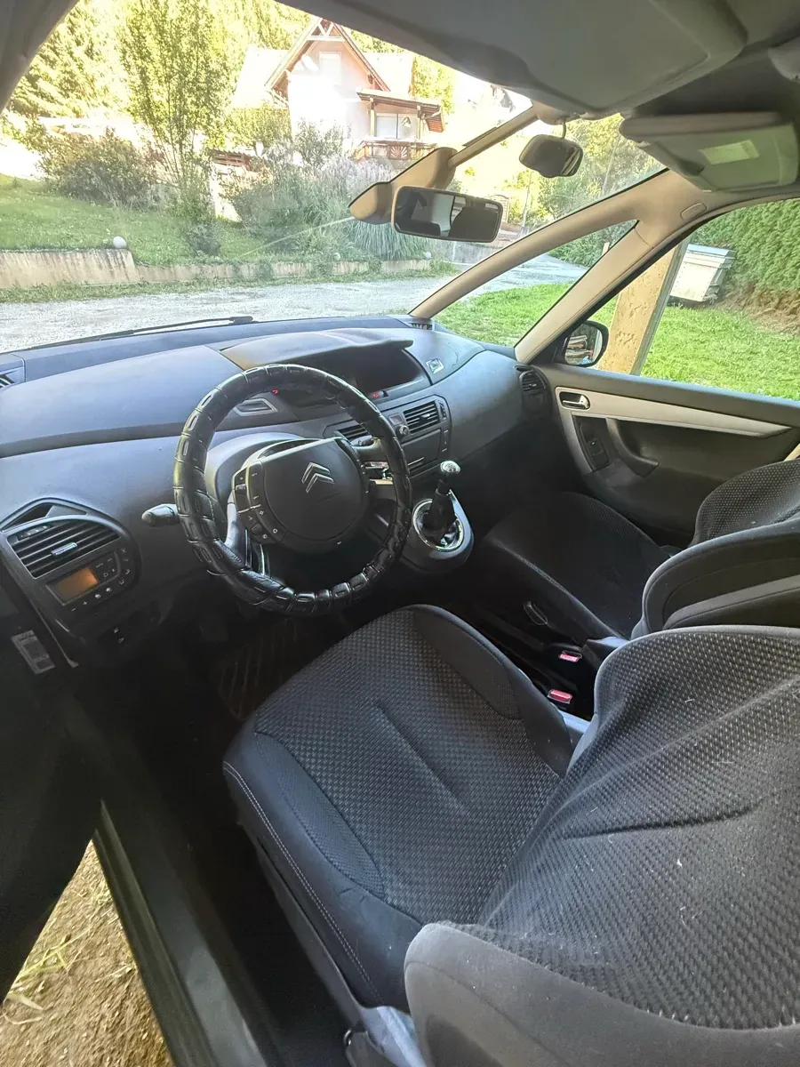 Citroen C4 Picasso 2010 photo 3