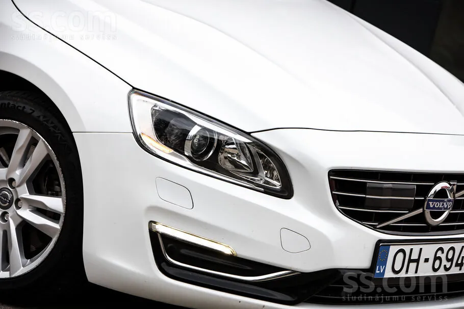 Volvo V60 2014 photo 5