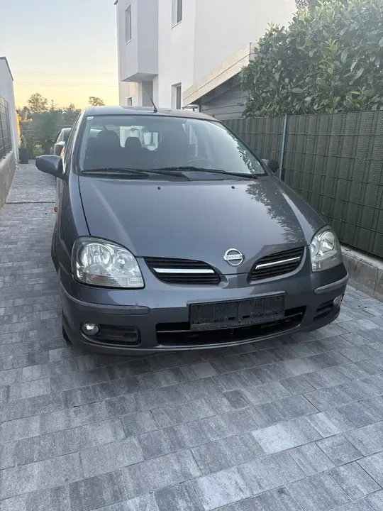Nissan Almera