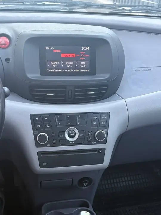 Nissan Almera 2004 photo 3