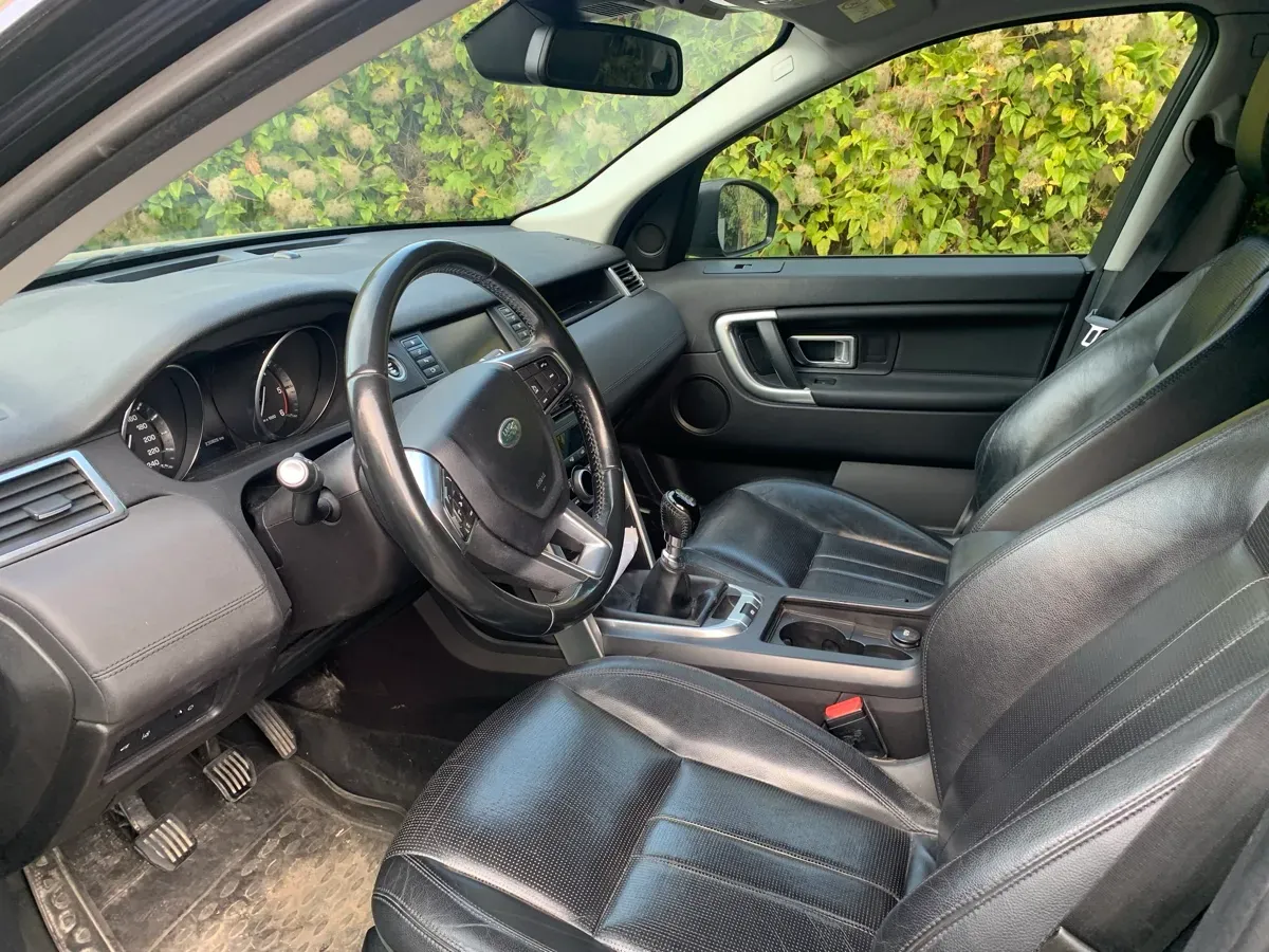 Land Rover Discovery Sport 2016 photo 2
