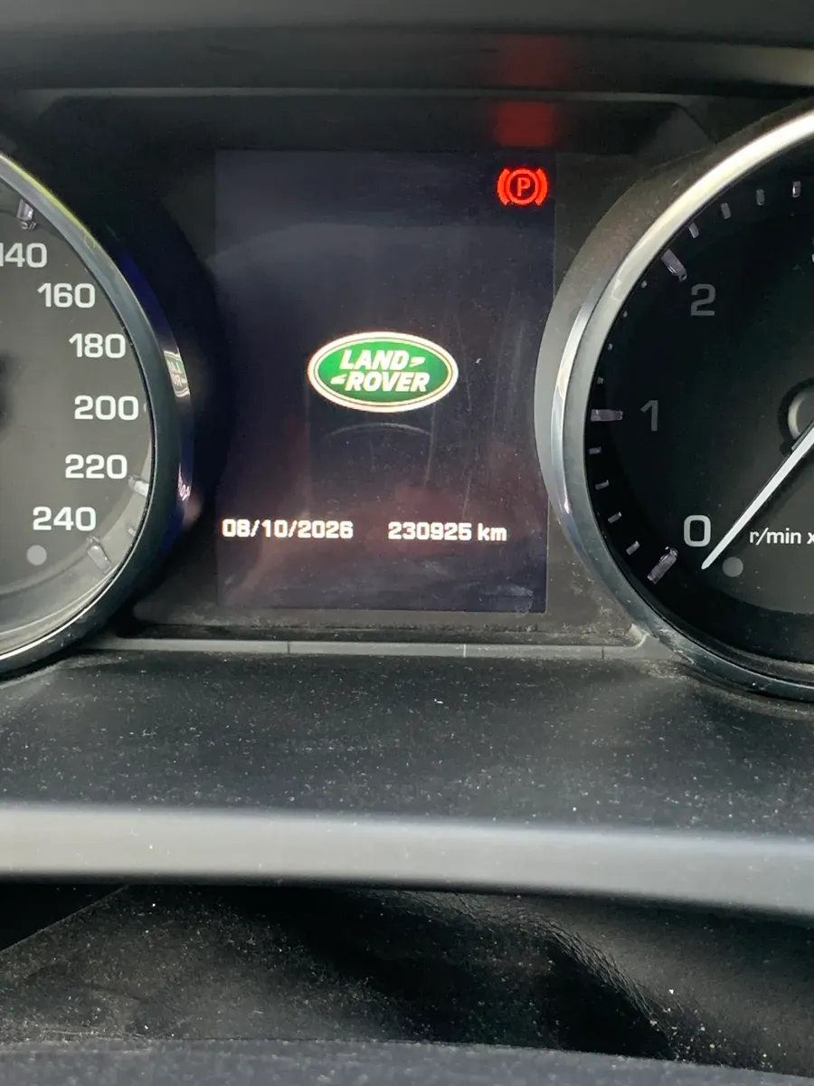 Land Rover Discovery Sport 2016 photo 3