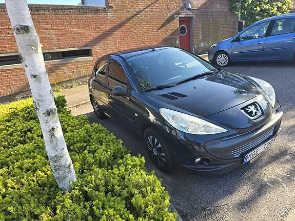Peugeot 206 2011 photo 3