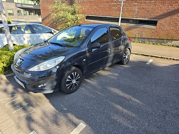 Peugeot 206 2011 photo 2